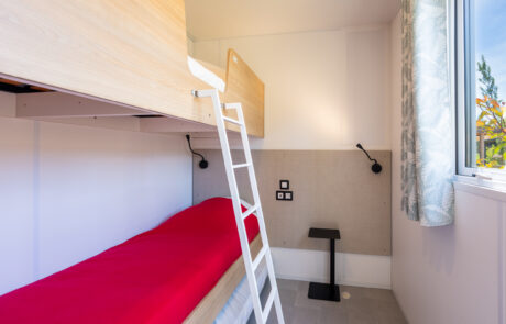 LesVerguettes-Camping-060526©DamienRosso_5817-HDR MH Ventoux - chambre enfants - Verguettes