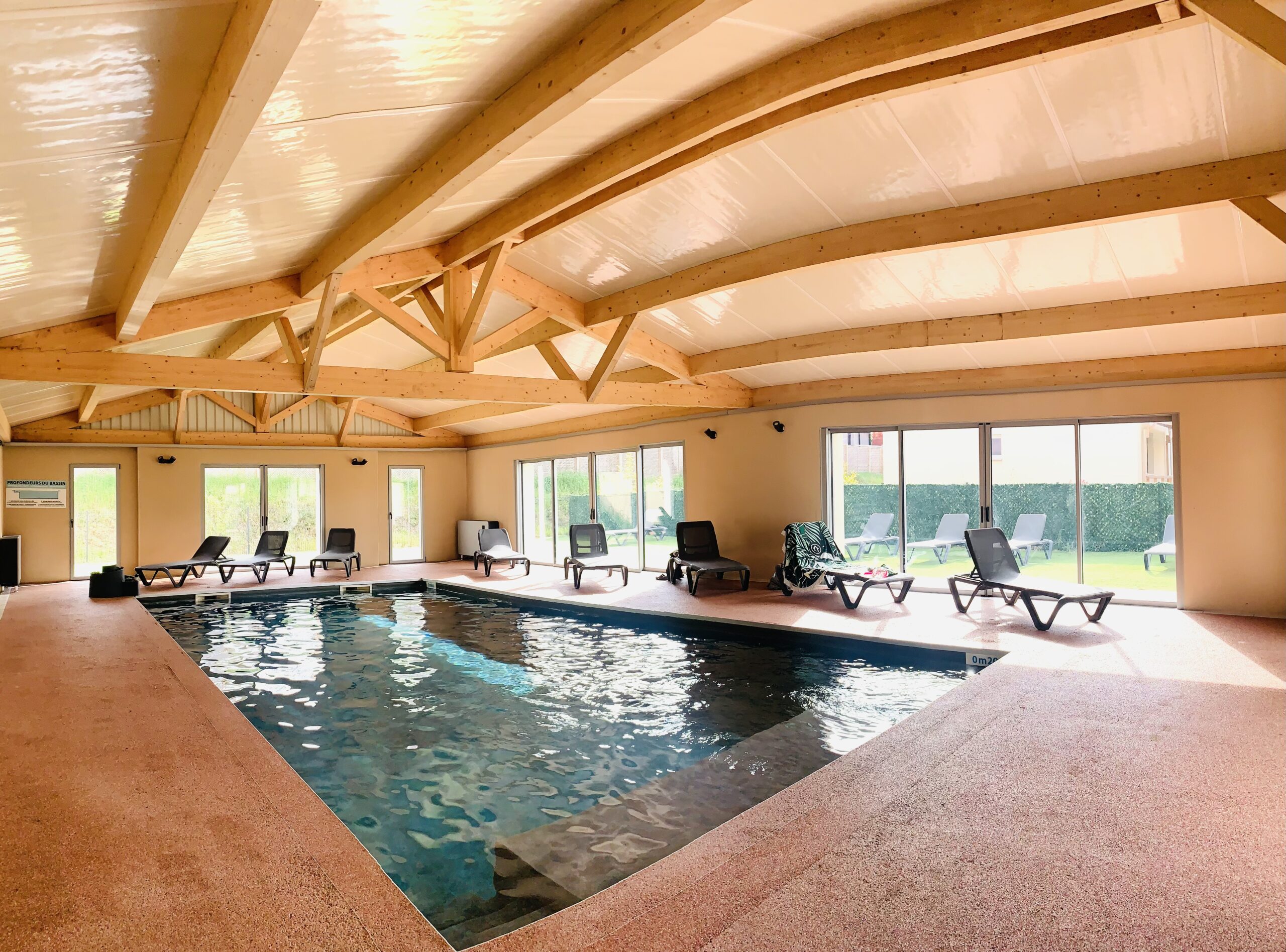 Piscine premium couverte chauffée verguettes (4)